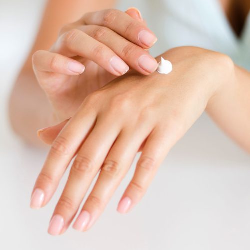 applying-body-body-lotion-286951.jpg applying-body-body-lotion-286951.jpg